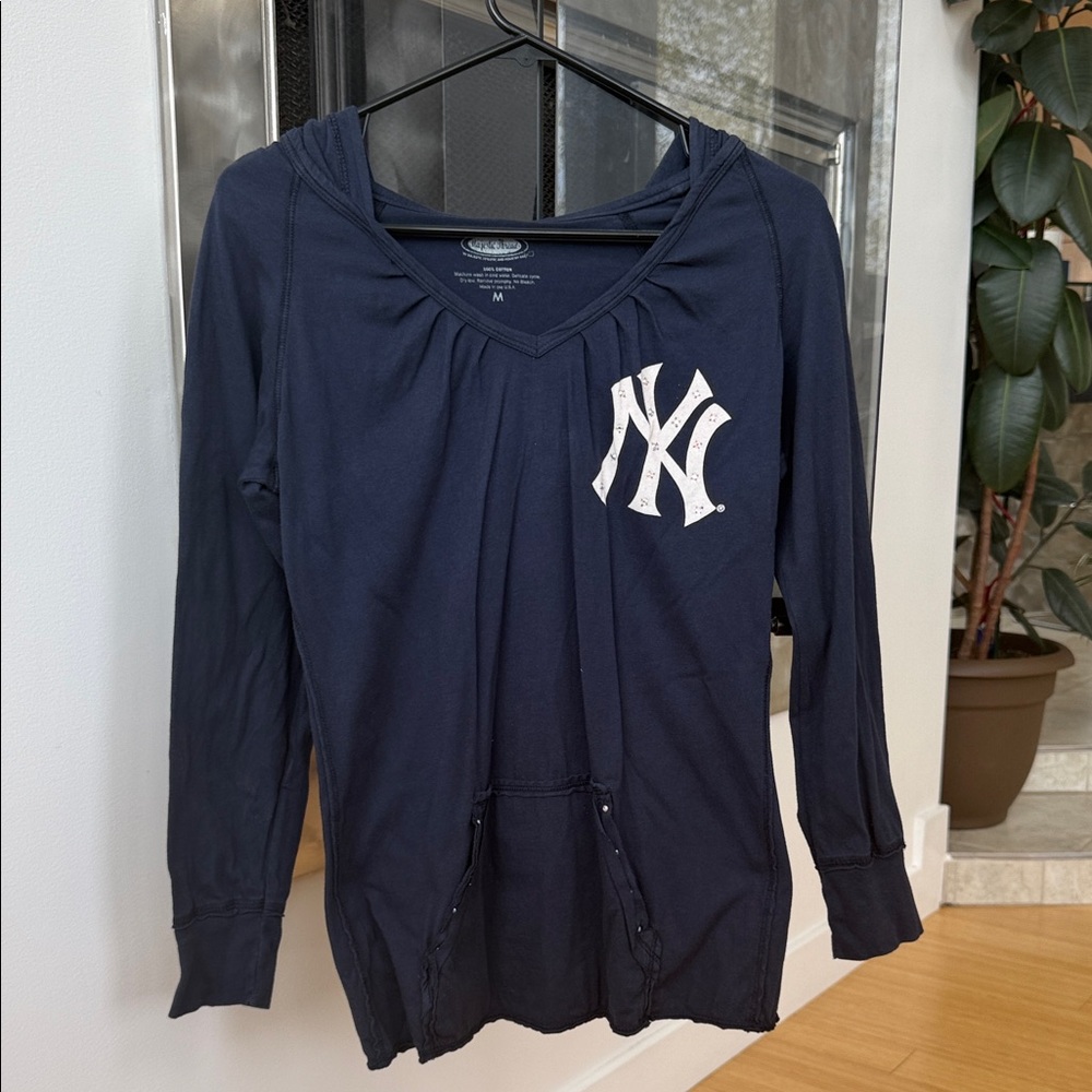 New York Yankees hooded shirt